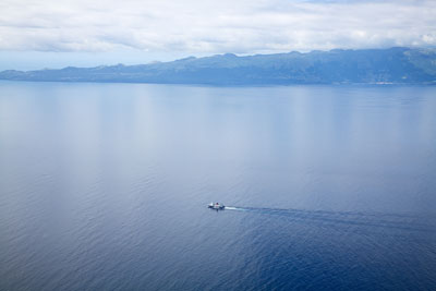 Ein Schiff (São Jorge, Azoren)