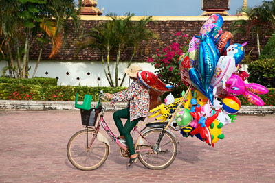 Straßenverkäuferin (Vientiane, Laos)