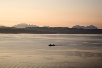 Abenddämmerung über dem Sound of Sleat